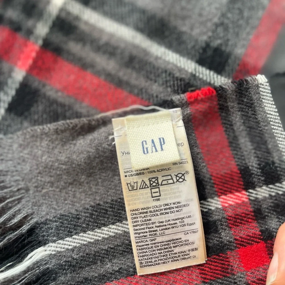 Gap Plaid Scarf with Fringe Soft Cozy